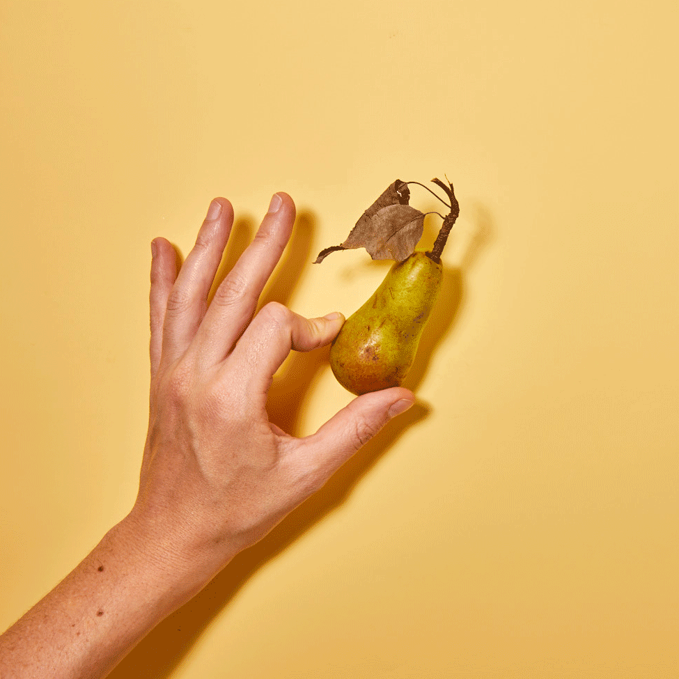 misfit-juicery-pear-hands
